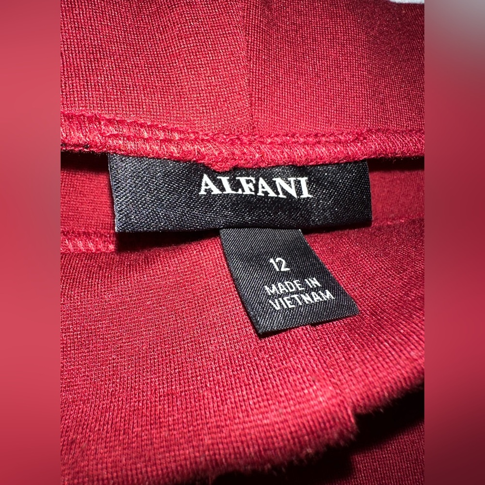 🏷️ Womens Size 12 Alfani Seamed Tummy Panel Pull On Pants Red Burgundy - Picture 3 of 5
